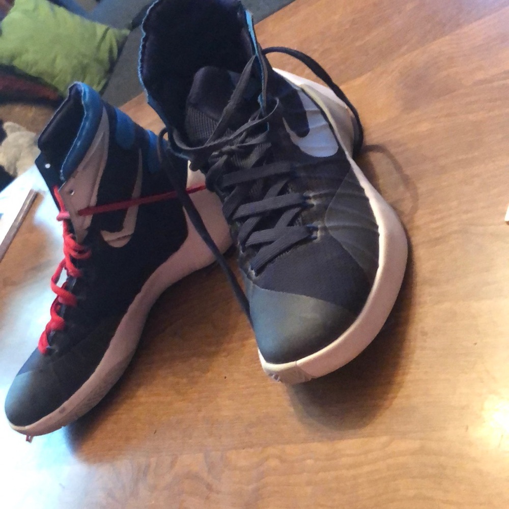 Nike Hyperdunk basketball shoes size 8
